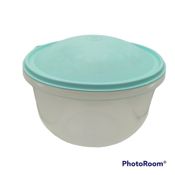 Tupperware Kitchen Tupperware Lettuce Keeper Bowl Domed Lid Clear